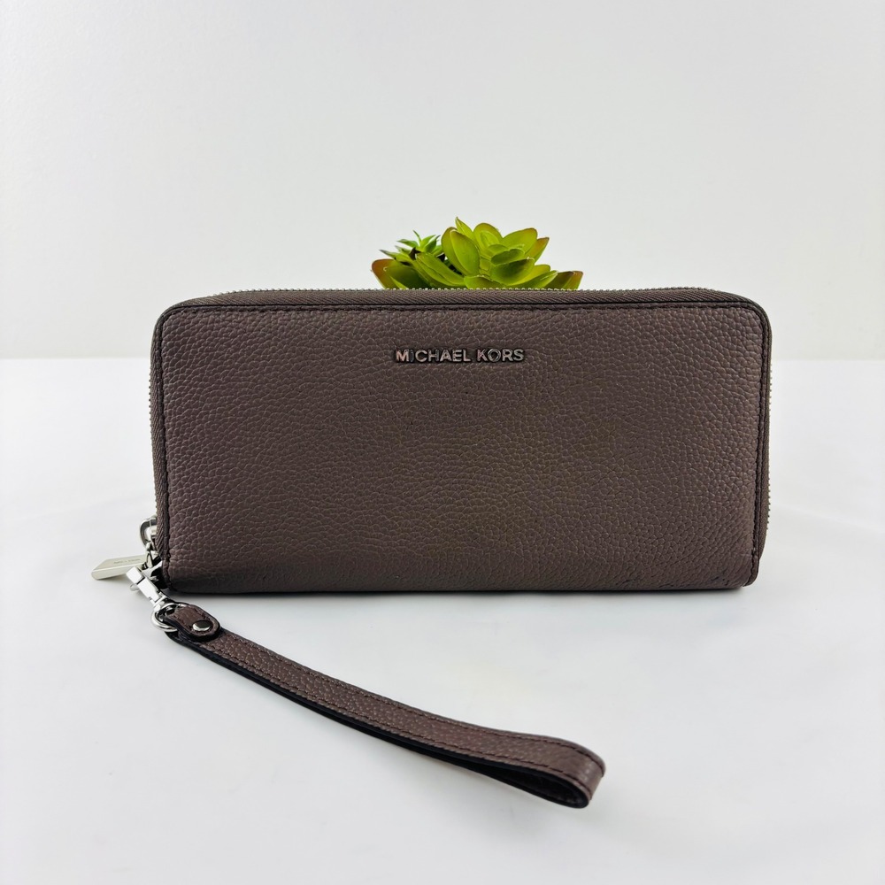 Michael Kors Jet Set Continental Wristlet Wallet Taupe Pebbled Leather Purple